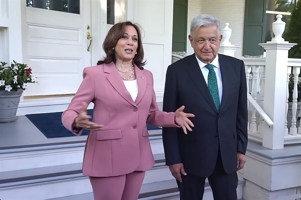 En tanto, la Vicepresidenta llamó al tabasqueño 'amigo'.