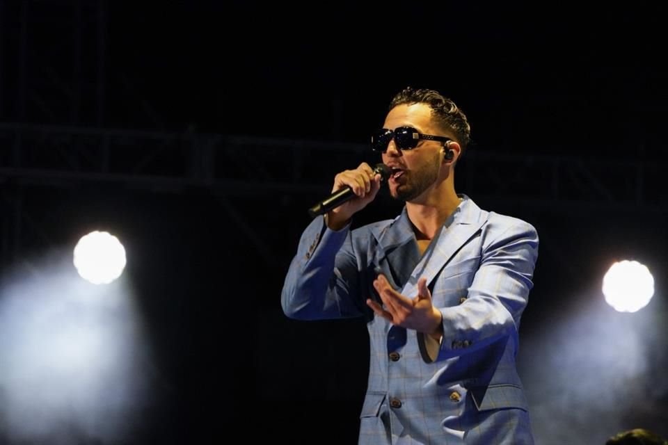 El furor por el artista español C. Tangana se nota en Guadalajara, pues en 48 horas sus fans agotaron 12 mil pases disponibles para el concierto que ofrecerá el 12 de noviembre en la Arena VFG.