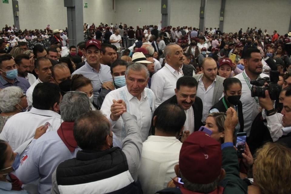 Adán Augusto López Hernández, secretario de Gobernación, en su visita a la Expo Guadalajara.