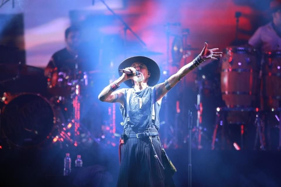 La agrupación mexicana deleitó a sus fans desde el Zócalo de la Ciudad de México.