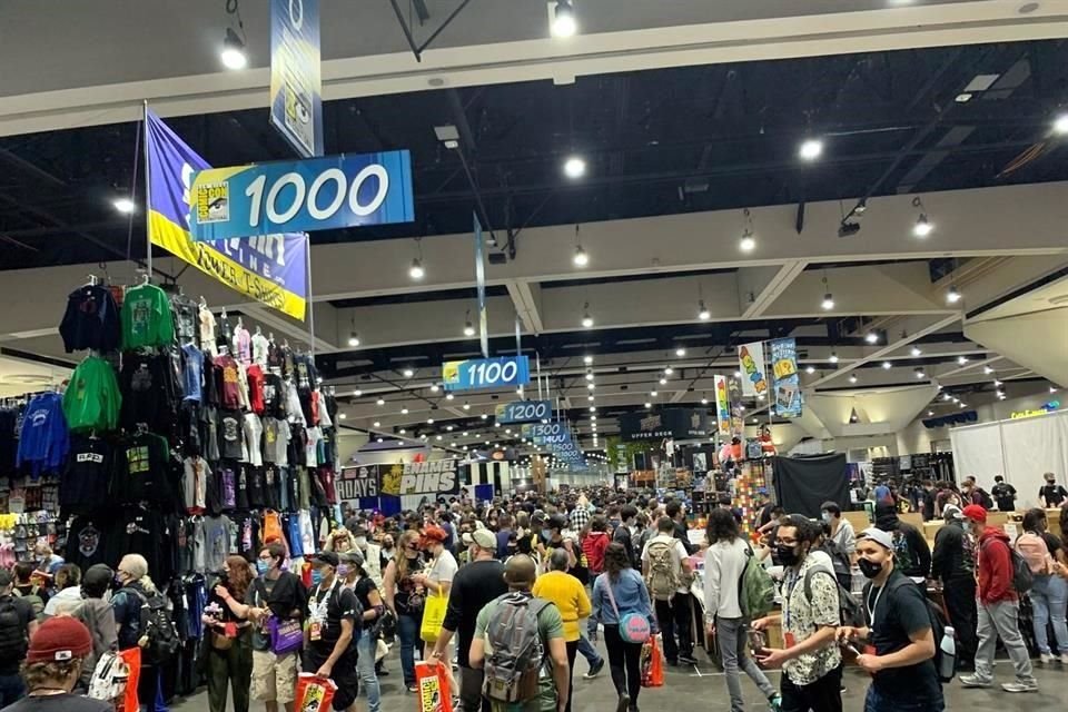 Tras los golpes de la pandemia, la Comic-Con de San Diego vuelve a su formato presencial, pero con uso obligatorio de cubrebocas para todos.