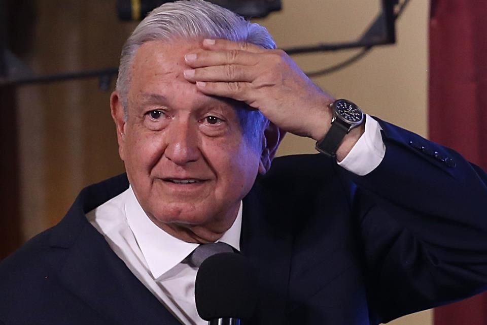 Ante sequía en NL, AMLO pidió a empresas parar la producción de refrescos y cervezas con el fin de que aporten su agua a la población.