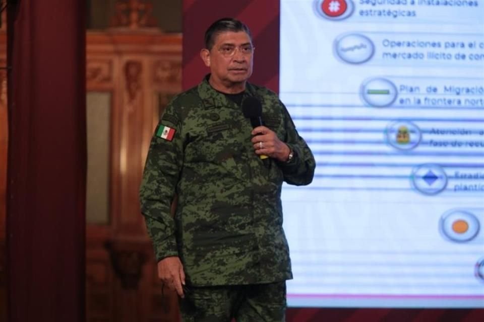 Luis Cresencio Sandoval, titular de la Sedena, expone el panorama de seguridad durante la conferencia mañanera del 20 de julio en Palacio Nacional.