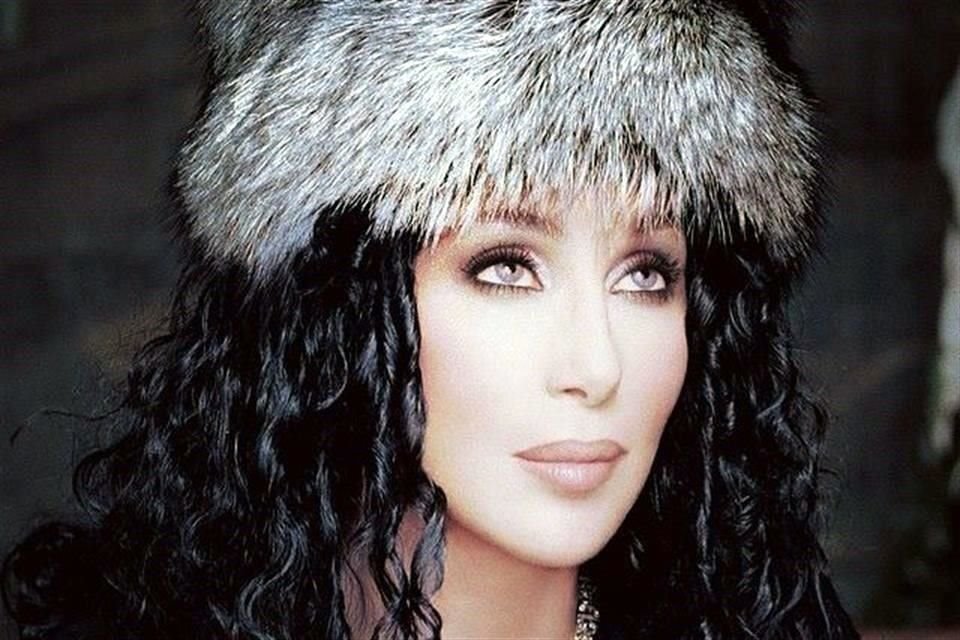 Cher compartió que tuvo abortos espontáneos, y cuestionó la atención médica que recibiría hoy con revocación de la Ley Roe vs. Wade.