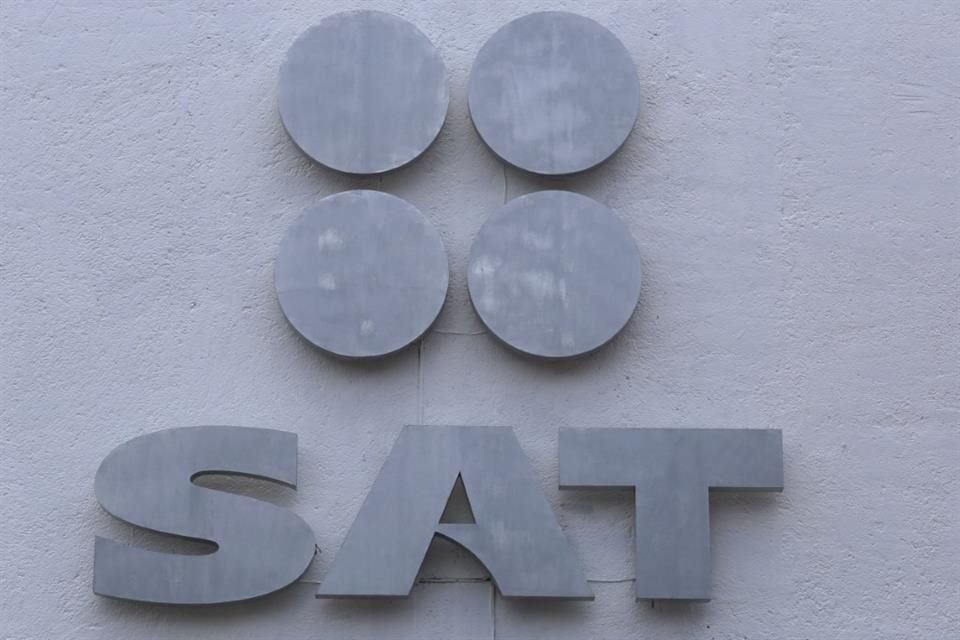 El Servicio de Administración Tributaria (SAT) tiene en su página web el simulador para que Personas Físicas vean el prellenado de la información para su declaración anual del 2023.