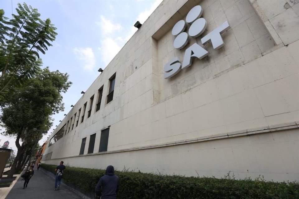 Servicio de Administración Tributaria (SAT).