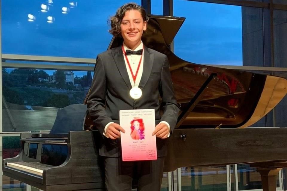 Enrique Pérez ha ganado en certámenes como el Grand Prize Virtuoso Viena y Grand Prize Virtuoso Bruselas, en 2019.