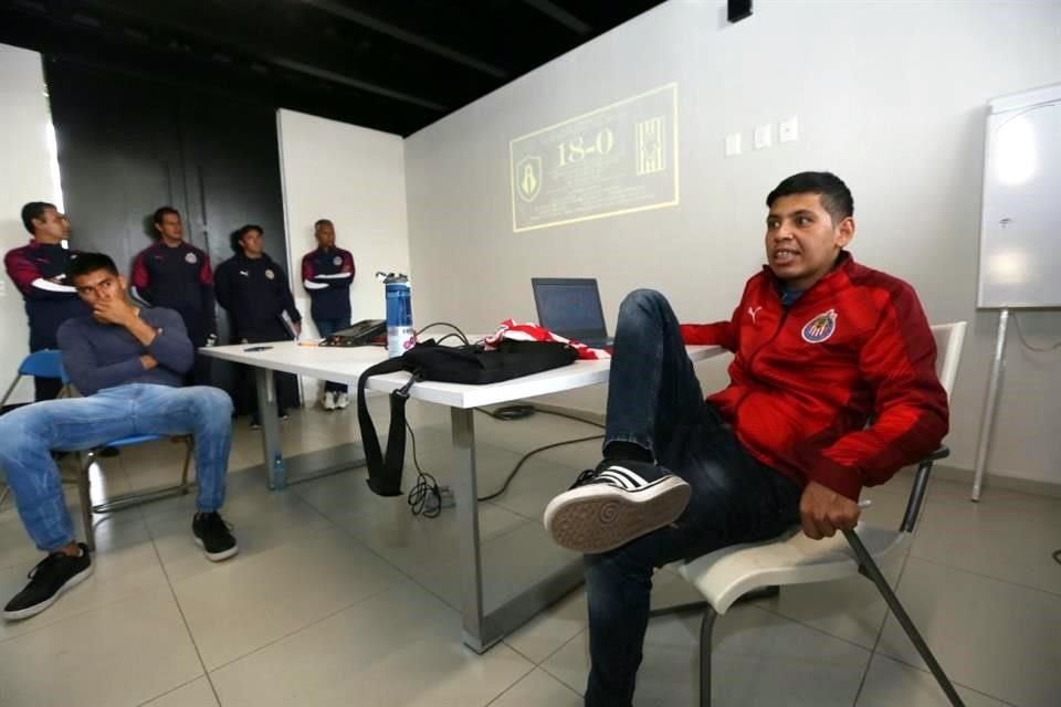 Joel González incluso daba clases de historia de las Chivas a los juveniles del Rebaño.