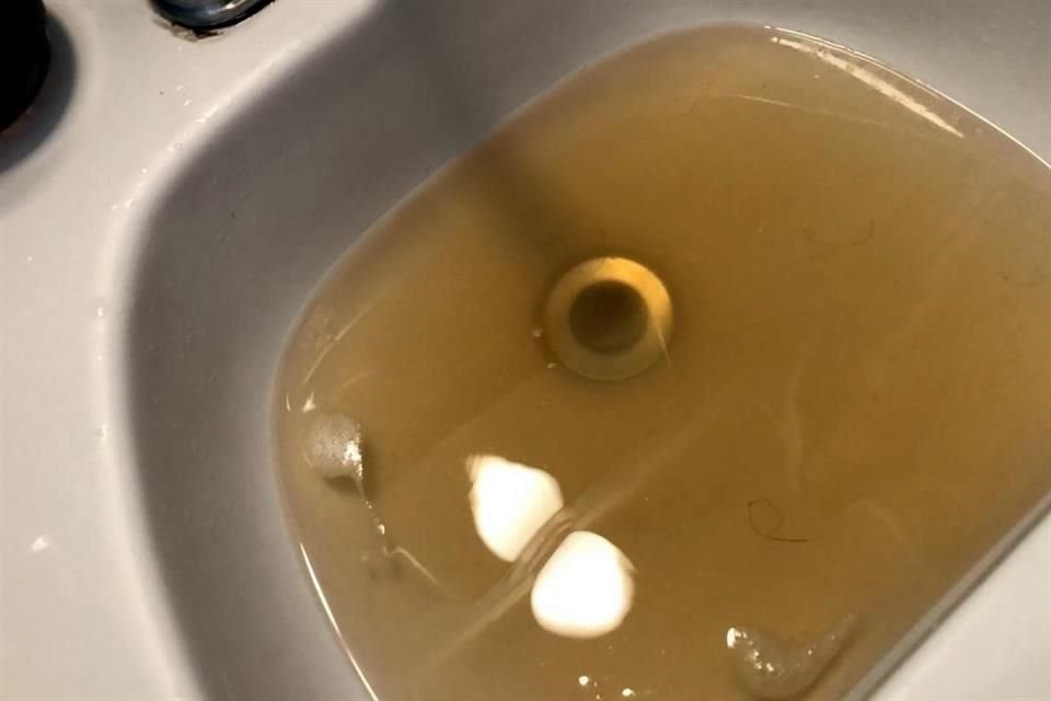 La turbiedad del agua en la ZMG se debe a que el Siapa extrajo 32 por ciento más agua del sistema antiguo, que conduce líquido contaminado.
