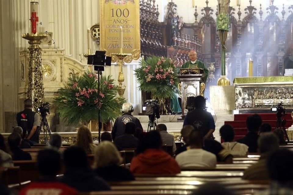 Los católicos tendrán acceso a ceremonias en un formato híbrido, con un aforo limitado y la aplicación de medidas para mitigar el Covid-19.
