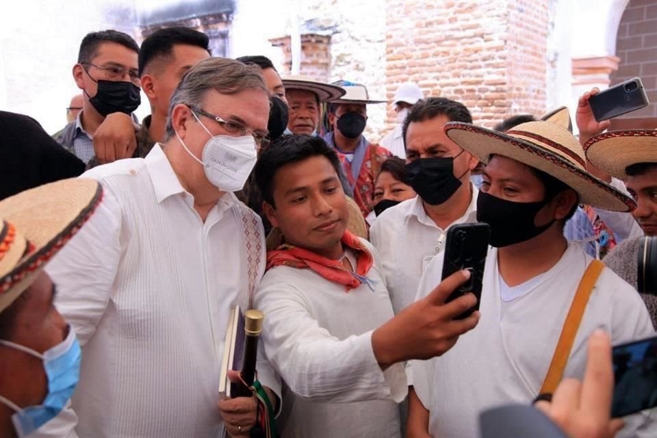 El Secretario de Relaciones exteriores convivió con productores de café.