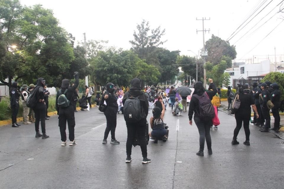 El Frente Feminista de Jalisco, el grupo Yaocalli y Papás de Autistas de Guadalajara se manifestaron por el asesinato de Luz Raquel.