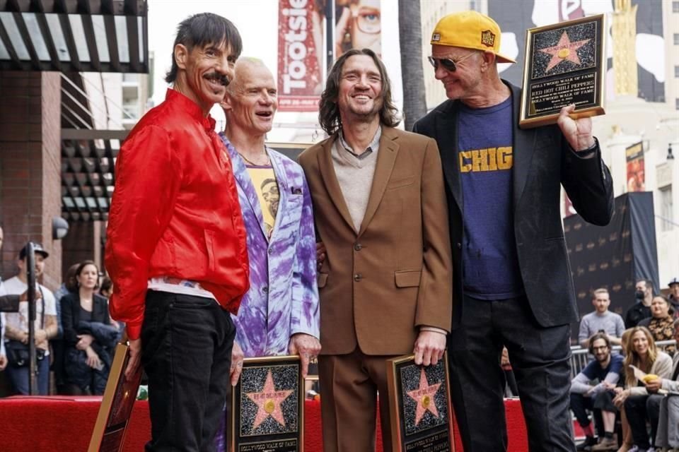 Los Red Hot Chili Peppers anunciaron el lanzamiento de 'Return of the Dream Canteen', su segundo álbum del 2022, tras 'Unlimited Love'.