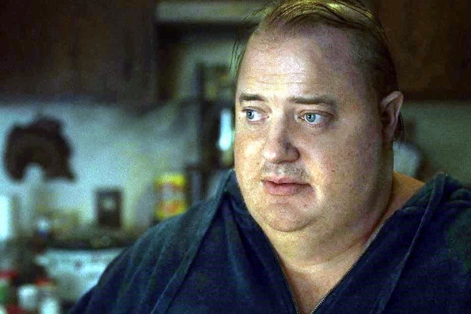 El actor Brendan Fraser se sometió a prostéticos y maquillaje para lucir como un hombre de 272 kilos para su nueva película, 'La Ballena'.