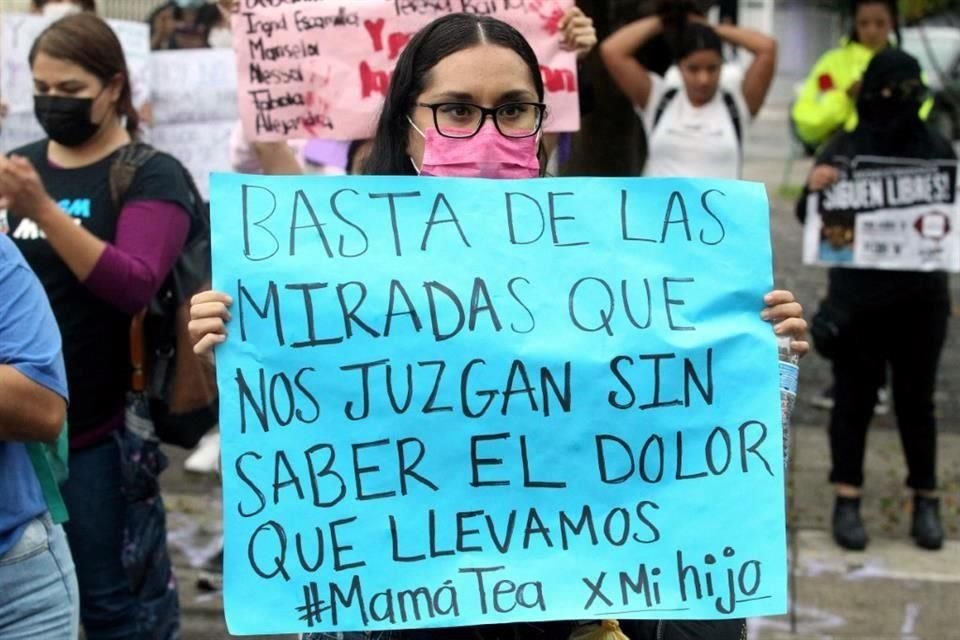 Marcha por el feminicidio de Luz Raquel.