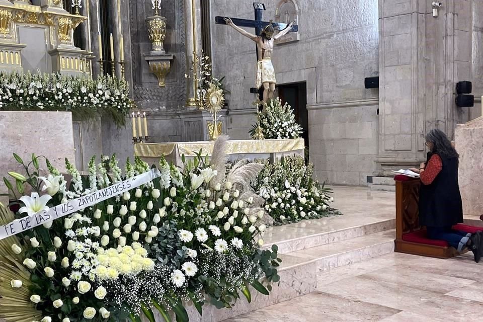 En la Parroquia de Nuestra Señora del Rosario, en Zapotlanejo, video muestra un supuesto milagro, en el cual late una hostia al interior de la custodia expuesta.