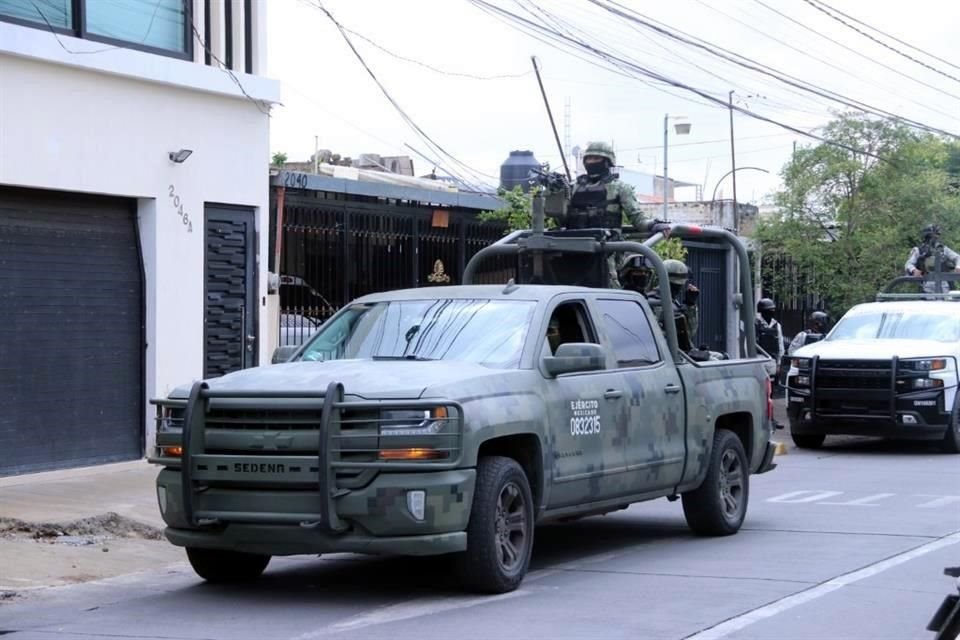 Un operativo de fuerzas federales se reforzó esta mañana en Lomas de Polanco, para catear una finca que estaba asegurada desde el martes.