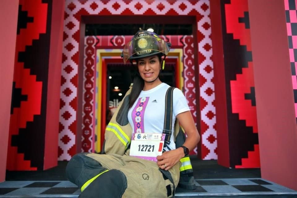Citlalli Ramírez correrá su primer 21K con todo y equipo puesto.