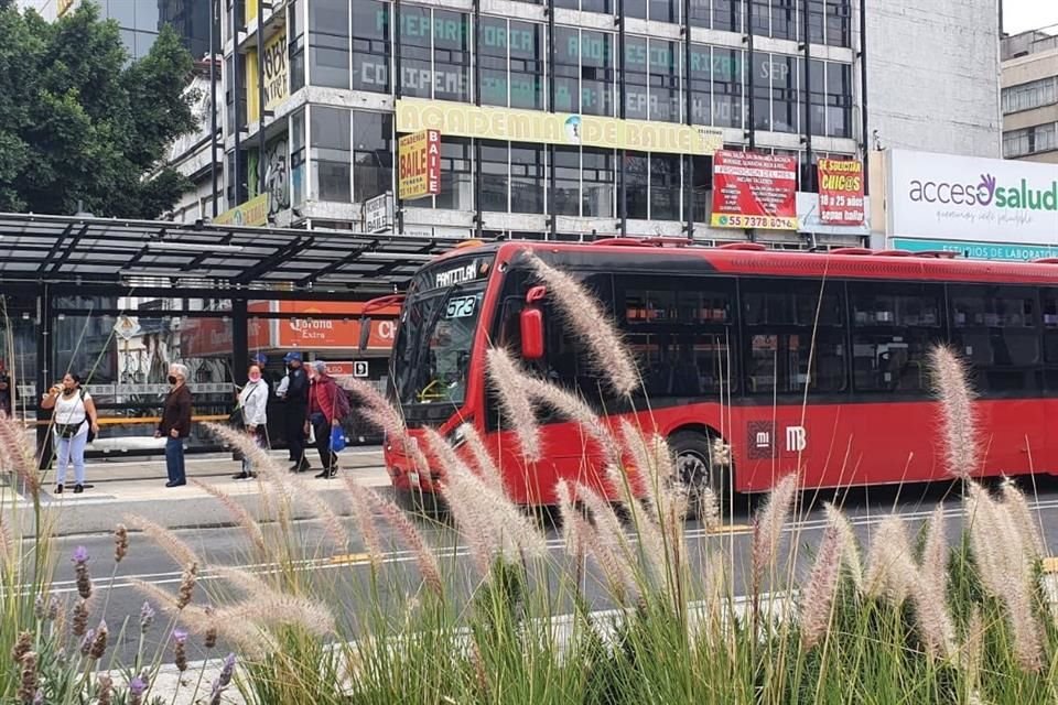 La nueva infraestructura de la estación Hidalgo, ubicada frente a la Iglesia de San Hipólito, mide 176.13 metros cuadrados. 