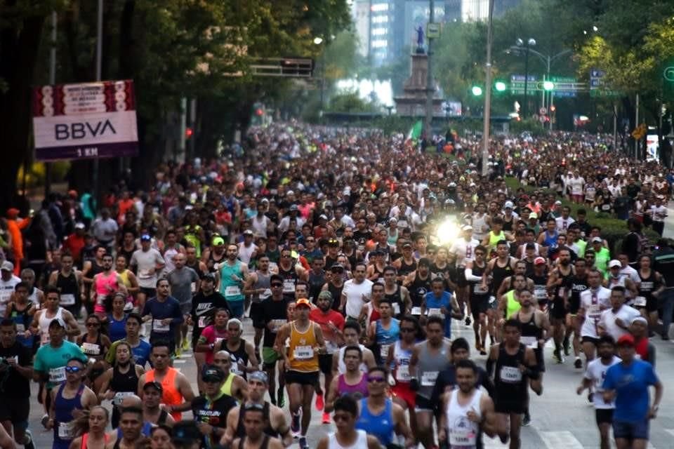 Con gran ánimo y esfuerzo se realizó el Medio Maratón de la CDMX 2022. Checa las mejores fotos del evento.