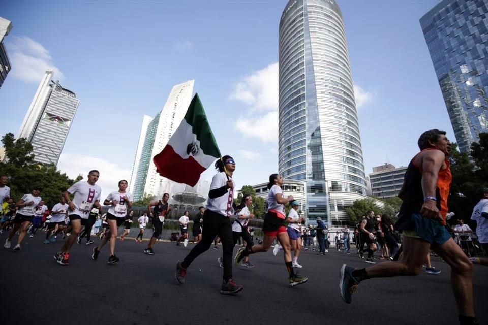 Con gran ánimo y esfuerzo se realizó el Medio Maratón de la CDMX 2022. Checa las mejores fotos del evento.