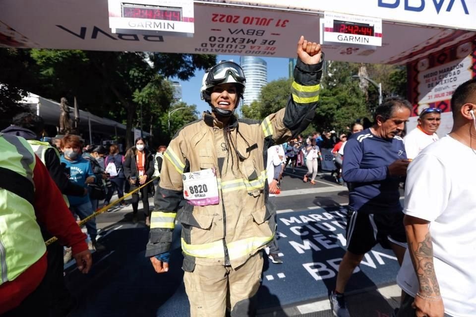 Con gran ánimo y esfuerzo se realizó el Medio Maratón de la CDMX 2022. Checa las mejores fotos del evento.