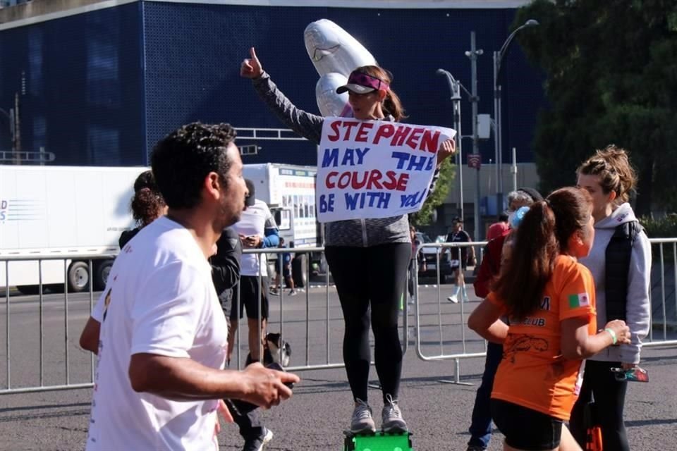 Con gran ánimo y esfuerzo se realizó el Medio Maratón de la CDMX 2022. Checa las mejores fotos del evento.