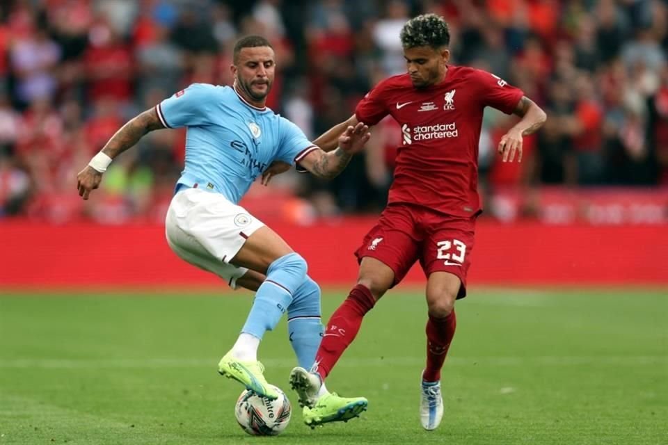 El Manchester City y el Liverpool sostendrán una cerrada batalla por el título en la Premier League.