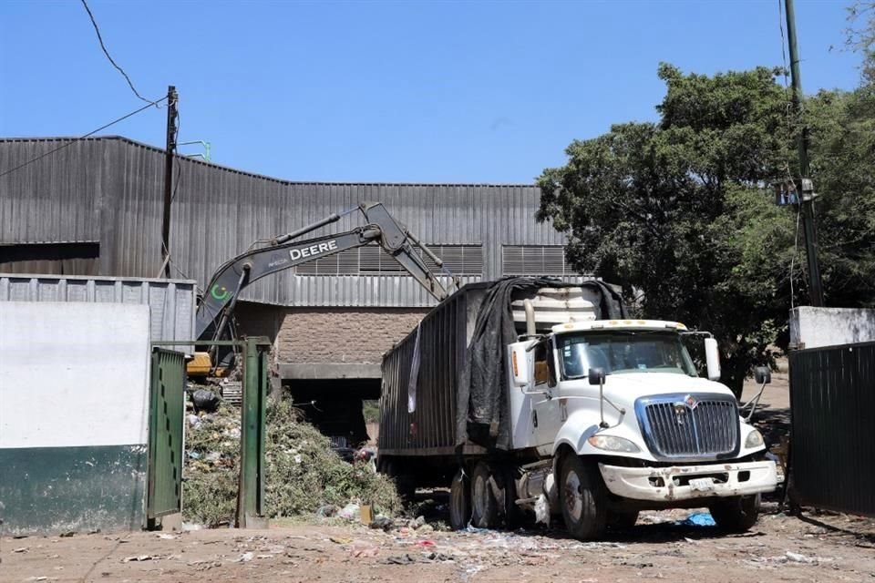 Vecinos de Guadalajara reportaron hoy falta de recolección de basura.