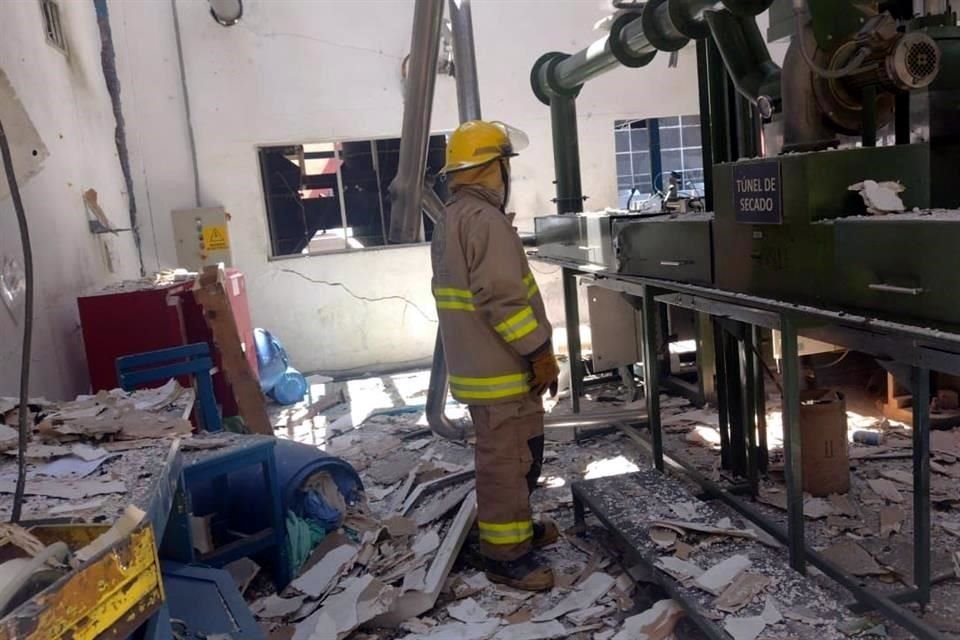 Una explosión se registró en la fábrica de cartuchos 'Industrias Tecnos', ubicada sobre la carretera federal Cuernavaca-Tepoztlán.