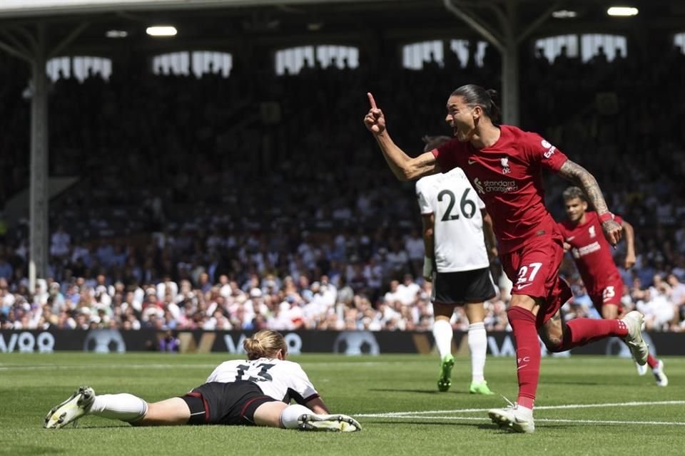 El uruguayo Darwin Núñez marcó su primer gol en la Premier League.
