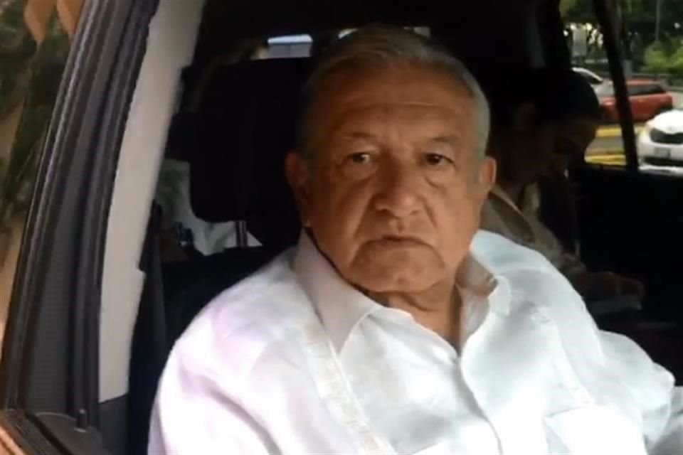 AMLO dijo que podría visitar hoy la mina en Coahuila donde están atrapados 10 trabajadores y se está sacando agua para lograr el rescate.