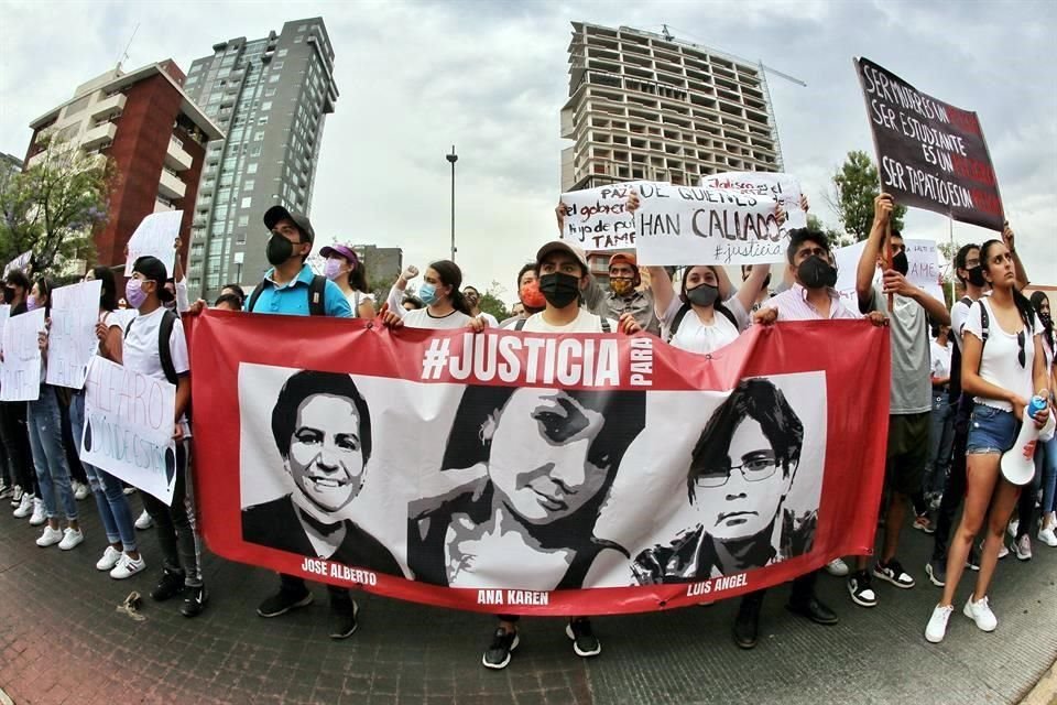 El triple homicidio movilizó el martes a cerca de 10 mil personas en una marcha.