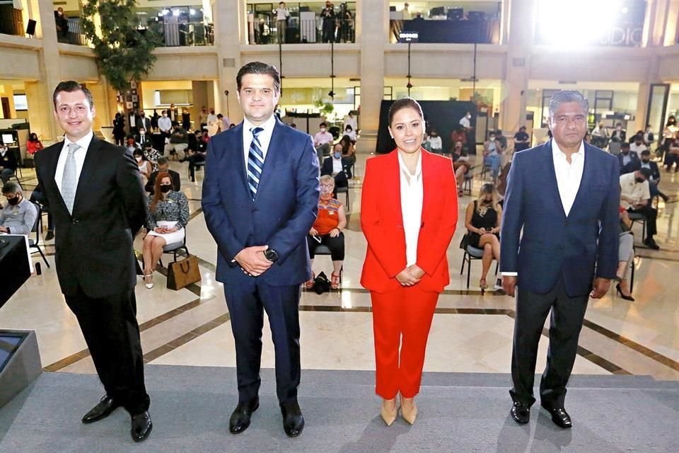 Luis Donaldo Colosio (izq. a der.), de Movimiento Ciudadano; Francisco Cienfuegos, del PRI; Yolanda Cantú, del PAN; y Víctor Fuentes, de la coalición de Morena, durante el Encuentro.
