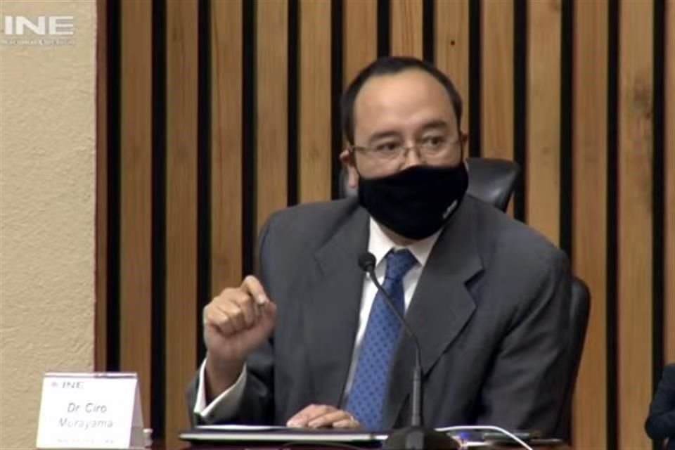 El consejero Ciro Murayama en la sesión de este miércoles en la sede del INE.