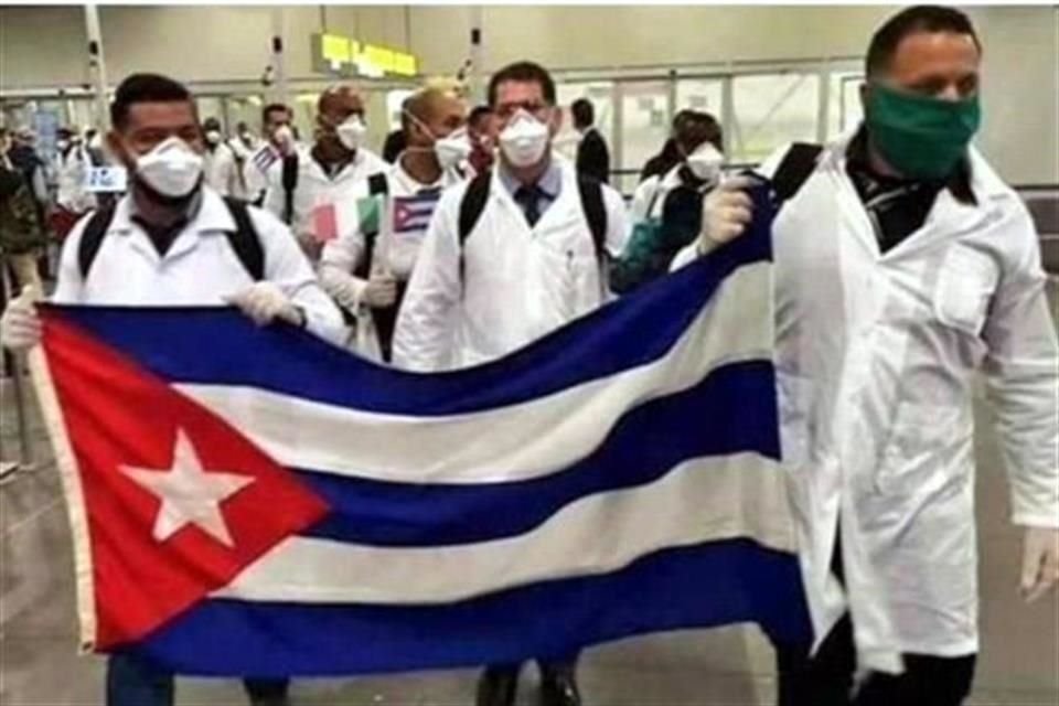 El Presidente señaló como infames los señalamientos hacia los médicos cubanos que realizarán labores en distintas zonas del País.