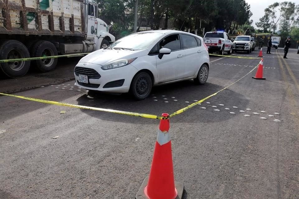 Las víctimas fueron encontradas en la Carretera libre que va de Tuxcueca hacia Mazamitla.