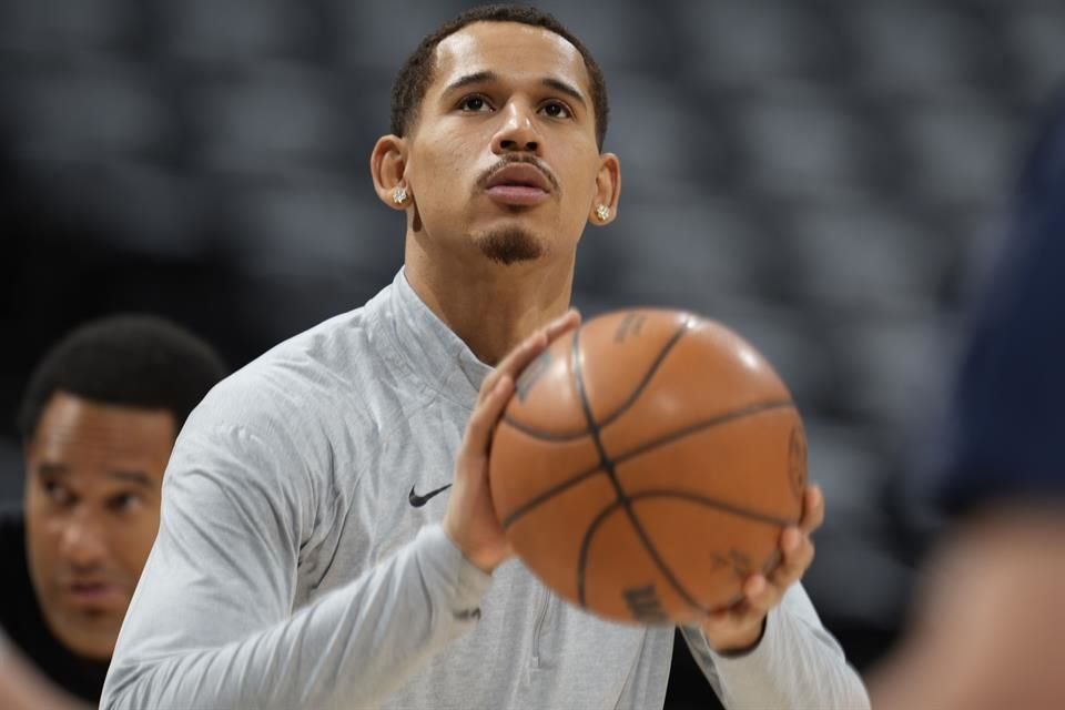 Será un partido muy especial para el mexicano Juan Toscano, pues con su nuevo equipo, los Lakers, visitará a su ex, Golden State.