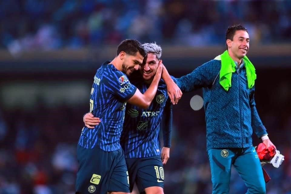 Martín alabó a sus compañeros.