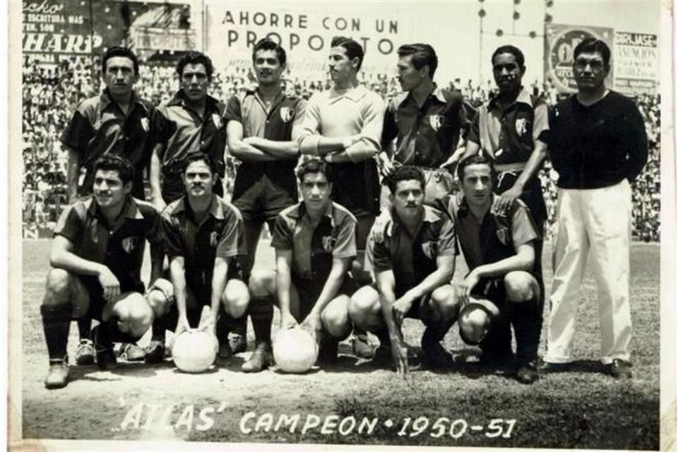 Atlas conquistó su primer título en la Temporada 1950-1951.