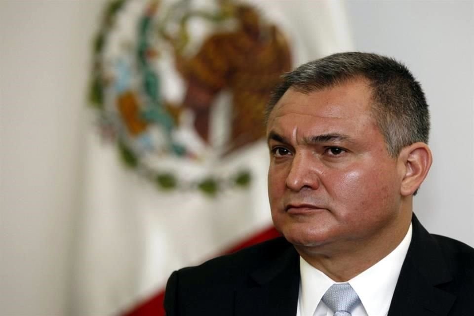 Genaro García Luna es señalado en EU de recibir millones de dólares en sobornos del Cártel de Sinaloa.