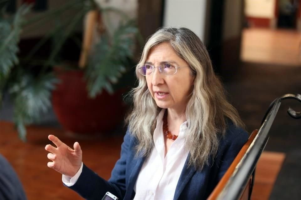 Mara Robles es una de las diputadas que se opone al aumento salarial para legisladores del Congreso de Jalisco.