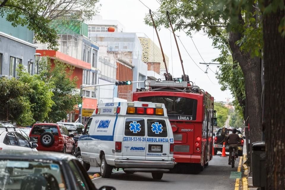 La circulación del trolebús también se verá afectada por particulares que suben o bajan pasajeros.