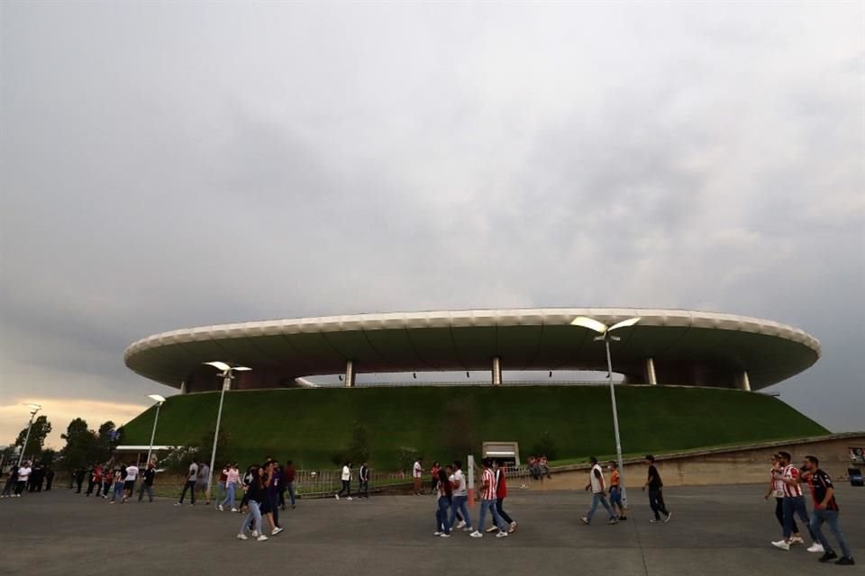 Los últimos boletos fueron otorgados, cerca de las 11 de la mañana, de manera física en el Estadio AKRON.