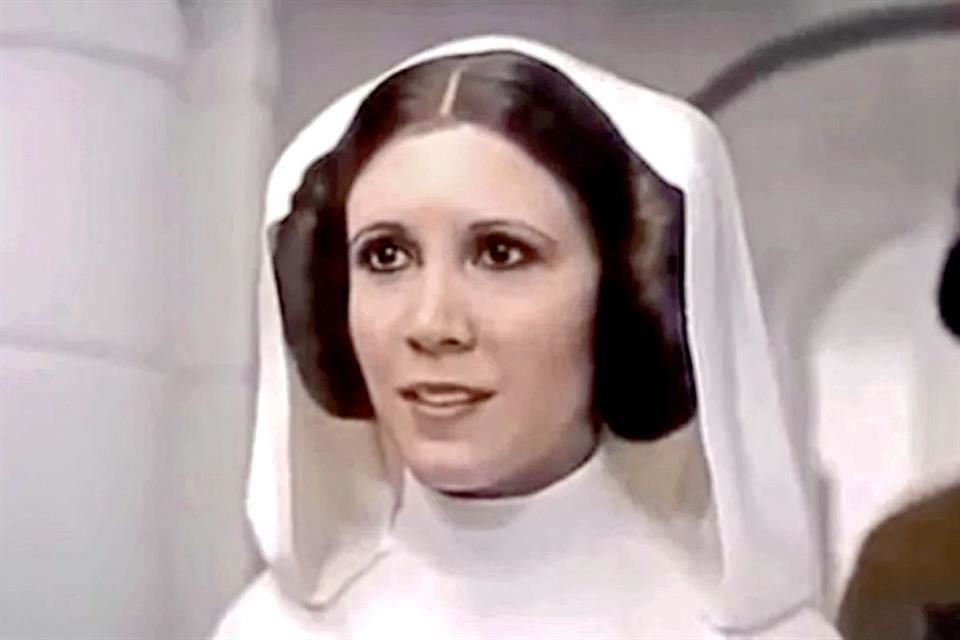 Al final de 'Rogue One: Una Historia de Star Wars'(2016) sale Carrie Fisher como la princesa Leia Organa, tal y como lucía en el 'Capítulo IV', la primera cinta de la saga.