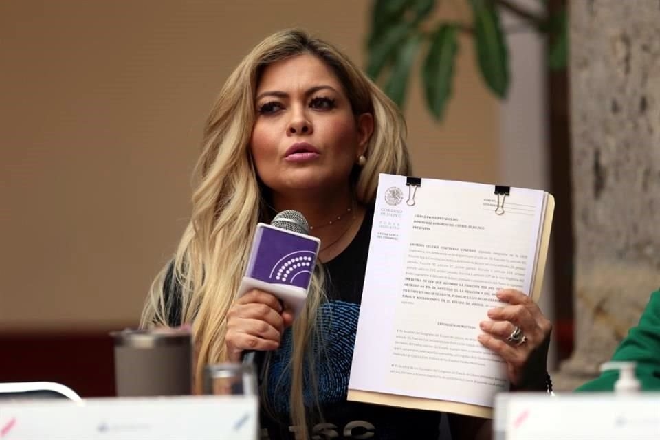 Celenia Contreras presentó ante el congreso su iniciativa de reforma a la Ley de los Derechos de Niñas, Niños y Adolescentes.