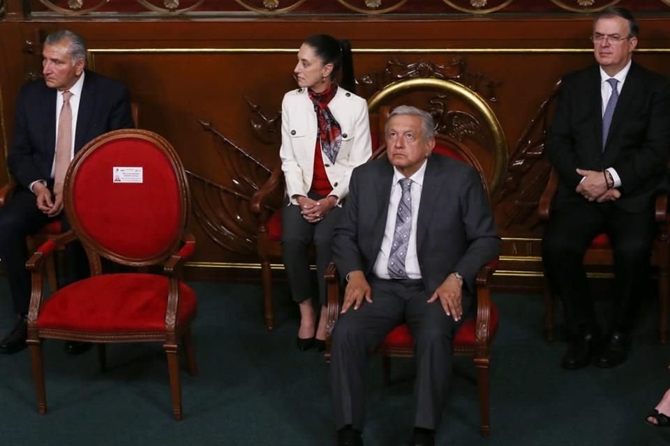 Al frente Andrés Manuel López Obrador. Atrás Adán Augusto López, Claudia Sheinbaum y Marcelo Ebrard.