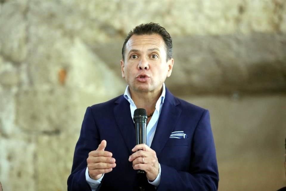 El Magistrado Armando García no incluyó en su declaración patrimonial la camioneta que reportó como robada, afirma el Alcalde Pablo Lemus.