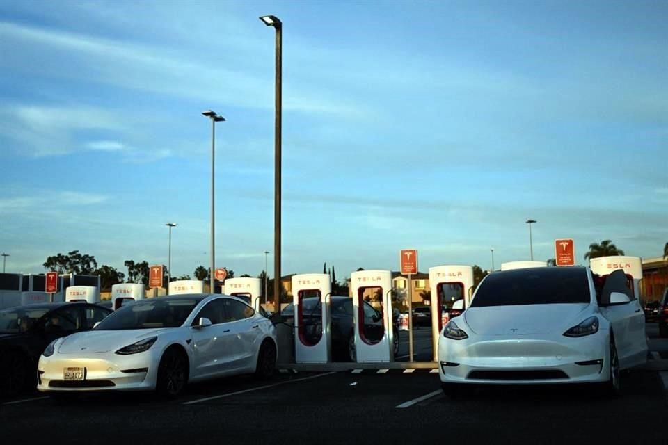 Hasta el cierre del martes, las acciones de Tesla han caído un 15.8 por ciento.