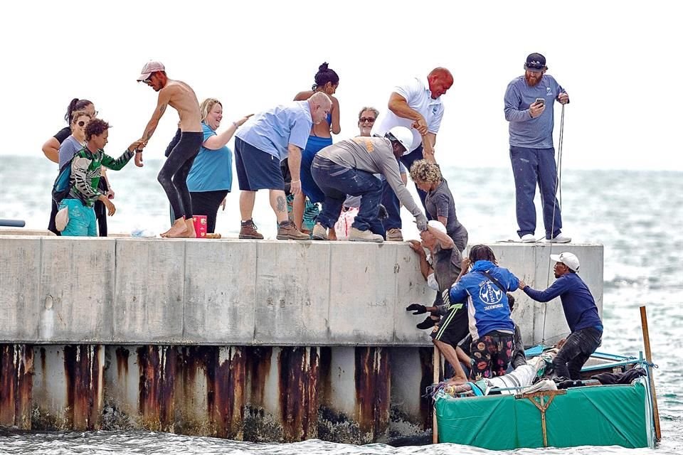 En 1980 y 1994 deliberadamente se incentivó a los isleños a dejar su país, aunque ahora en 2022 se registran niveles récord en migración cubana hacia EU.